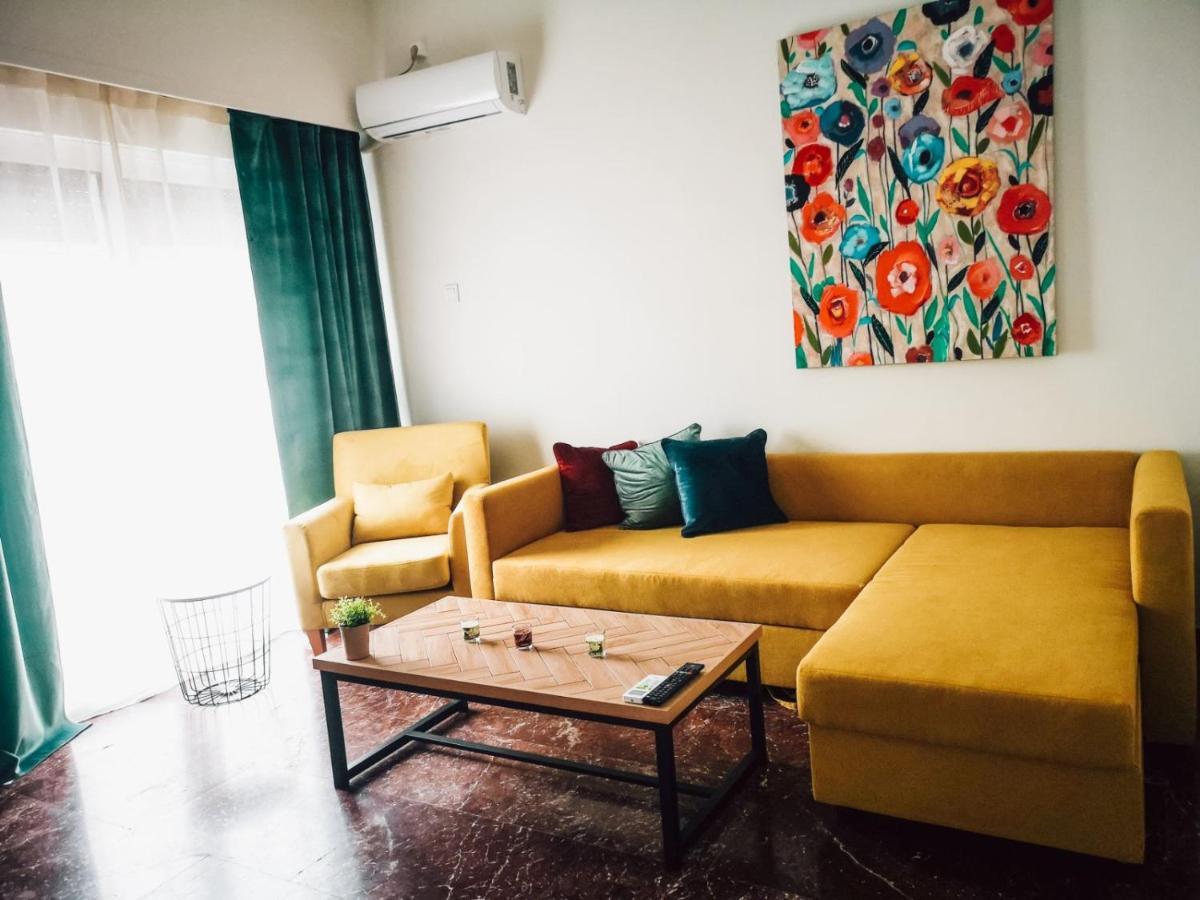 Explore Greece From Colorful City Centre Apartment Chalkís 外观 照片